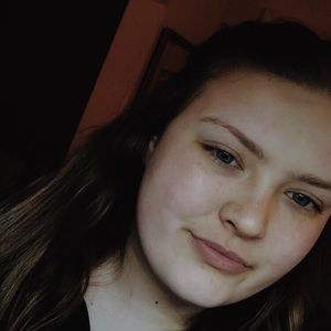 Meet your Posher, Chloe